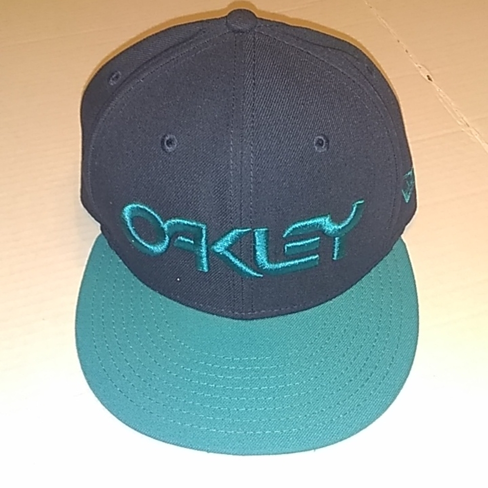 Oakley baseball cap.
